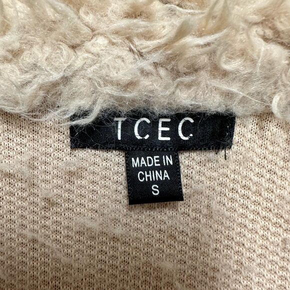 TCEC cream faux vest - Picture 3 of 4